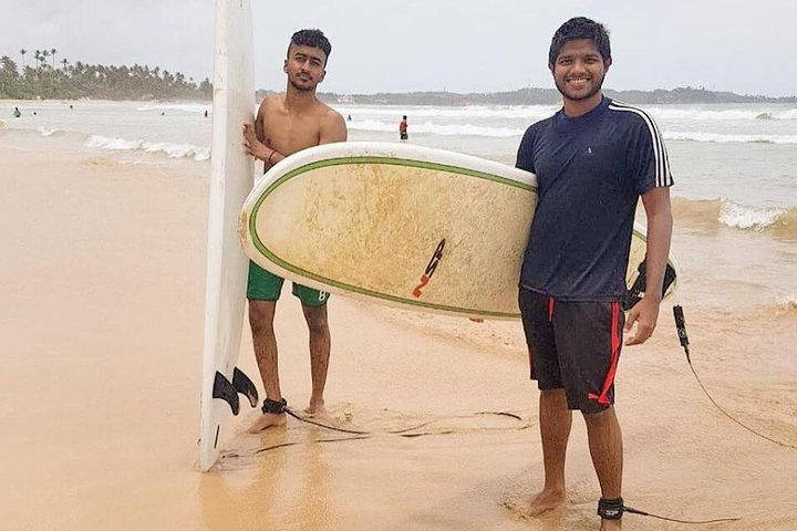 Surfing in Unawatuna - Photo 1 of 6